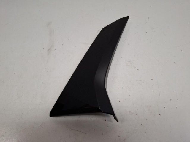 bontott NISSAN JUKE Hátsó Szélvédő Díszléc