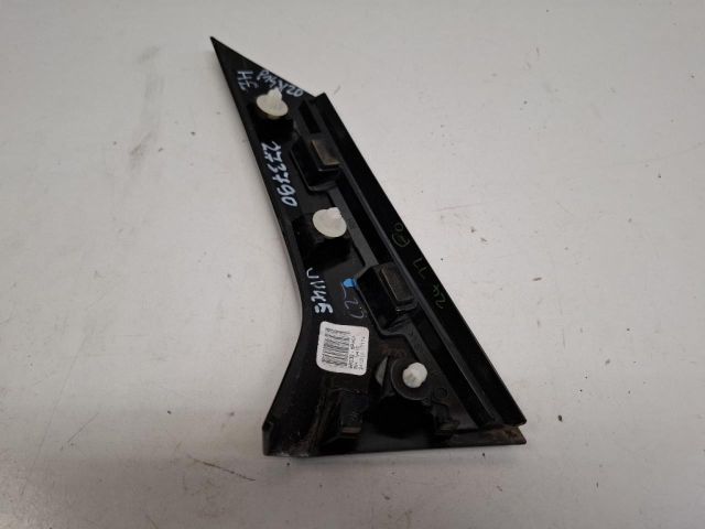 bontott NISSAN JUKE Hátsó Szélvédő Díszléc