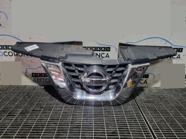 bontott NISSAN JUKE Hűtőrács