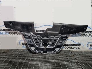 bontott NISSAN JUKE Hűtőrács