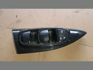 bontott NISSAN JUKE Jobb első Ablakemelő Kapcsoló