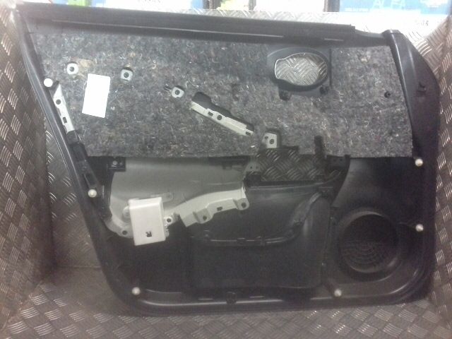 bontott NISSAN JUKE Jobb első Ajtó Kárpit