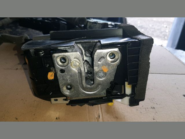 bontott NISSAN JUKE Jobb első Ajtózár