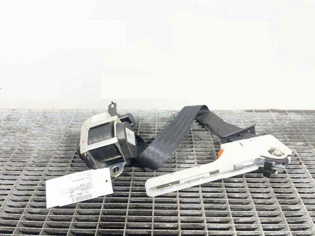 bontott NISSAN JUKE Jobb első Biztonsági Öv