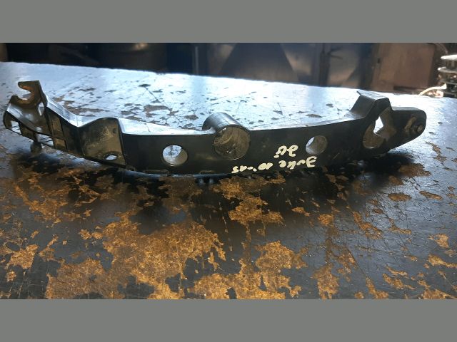 bontott NISSAN JUKE Jobb első Oldal Lökhárító Tartó (Műanyag)