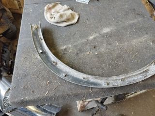 bontott NISSAN JUKE Jobb első Sárvédő Díszléc