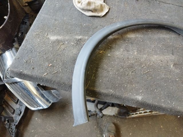 bontott NISSAN JUKE Jobb első Sárvédő Díszléc