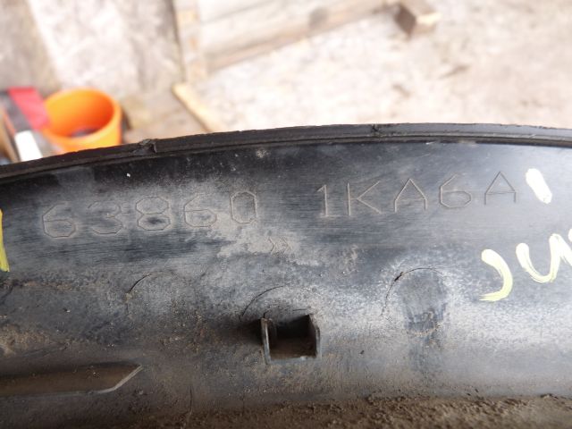 bontott NISSAN JUKE Jobb első Sárvédő Díszléc