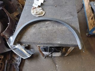 bontott NISSAN JUKE Jobb első Sárvédő Díszléc