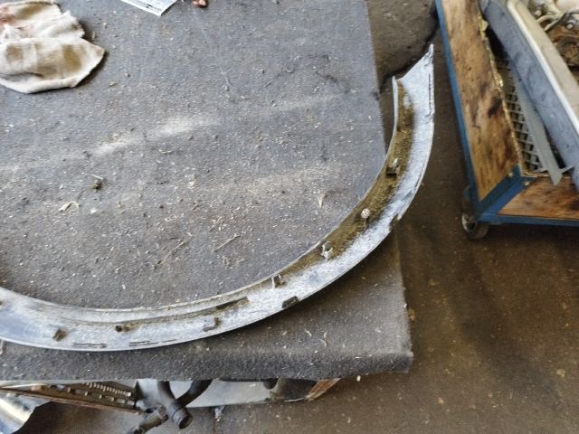 bontott NISSAN JUKE Jobb első Sárvédő Díszléc