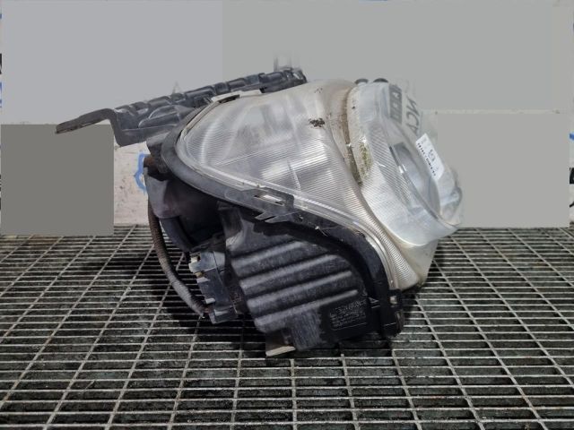 bontott NISSAN JUKE Jobb Fényszóró