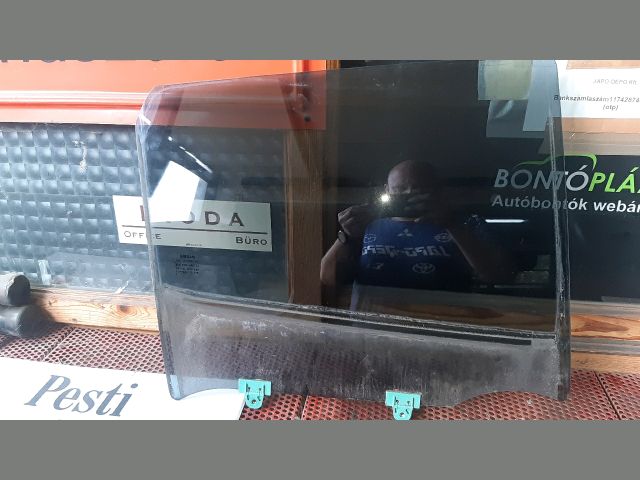 bontott NISSAN JUKE Jobb hátsó Ablak