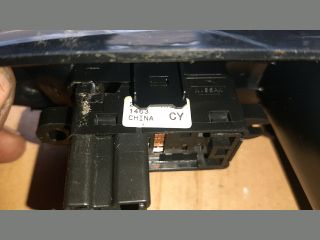 bontott NISSAN JUKE Jobb hátsó Ablakemelő Kapcsoló