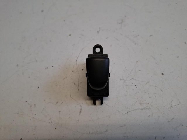 bontott NISSAN JUKE Jobb hátsó Ablakemelő Kapcsoló