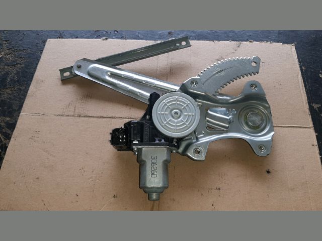 bontott NISSAN JUKE Jobb hátsó Ablakemelő Szerkezet (Elektromos)