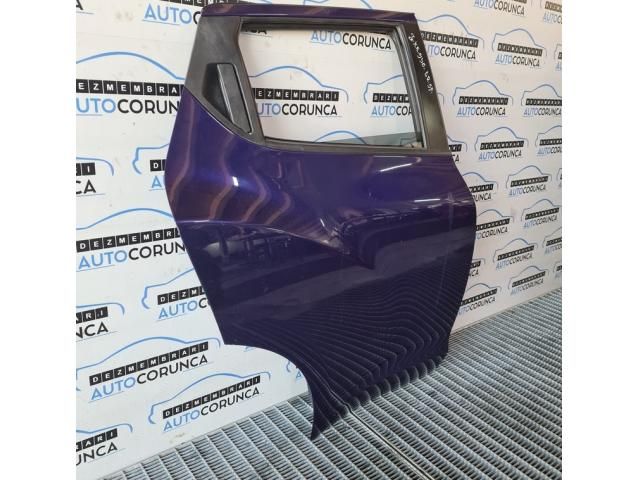 bontott NISSAN JUKE Jobb hátsó Ajtó (Üres lemez)