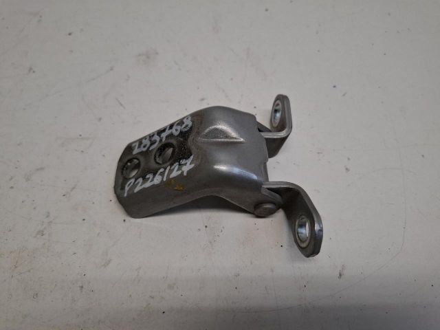 bontott NISSAN JUKE Jobb hátsó Alsó Zsanér