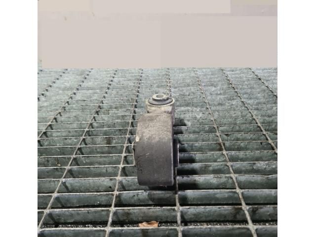 bontott NISSAN JUKE Tartó Bak