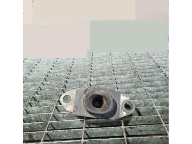 bontott NISSAN JUKE Tartó Bak