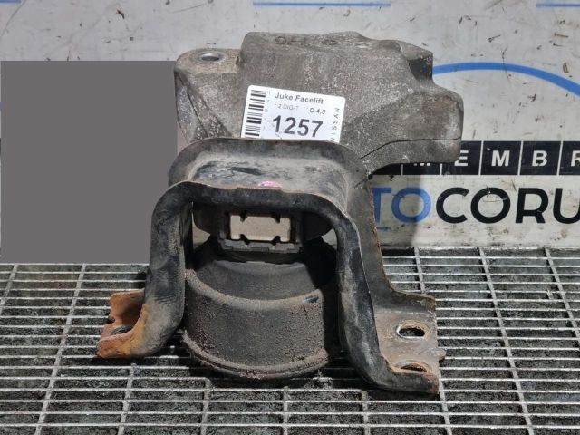 bontott NISSAN JUKE Tartó Bak