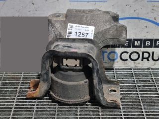 bontott NISSAN JUKE Tartó Bak