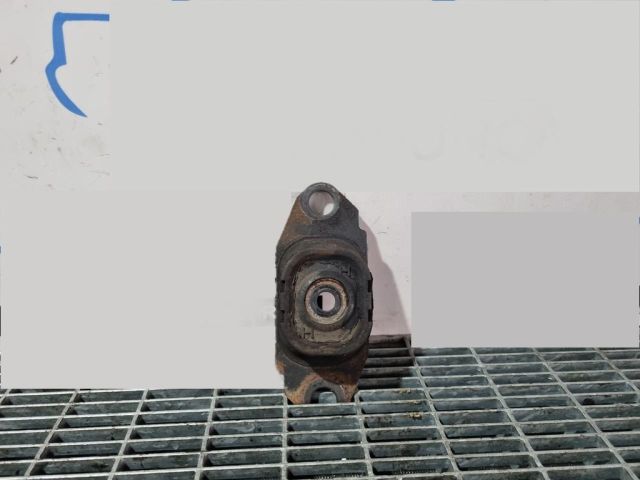 bontott NISSAN JUKE Tartó Bak