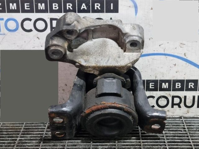 bontott NISSAN JUKE Tartó Bak