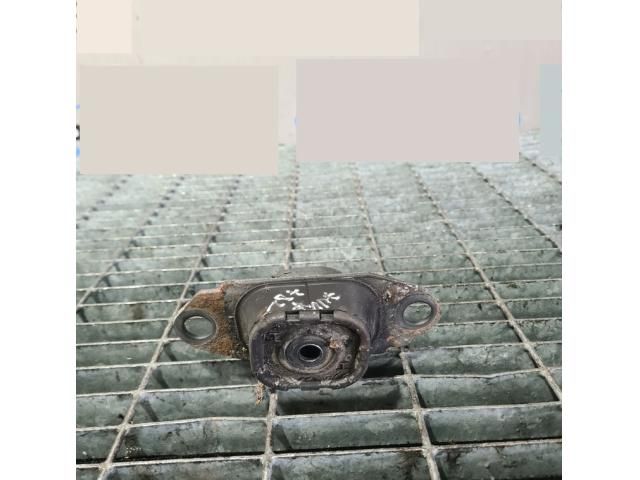 bontott NISSAN JUKE Tartó Bak