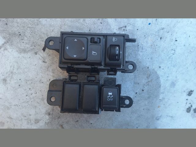 bontott NISSAN JUKE Tükör Állító Elektronika