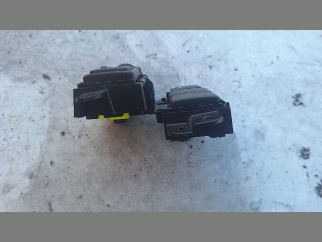 bontott NISSAN JUKE Tükör Állító Elektronika