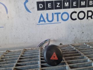 bontott NISSAN JUKE Vészvillogó Kapcsoló