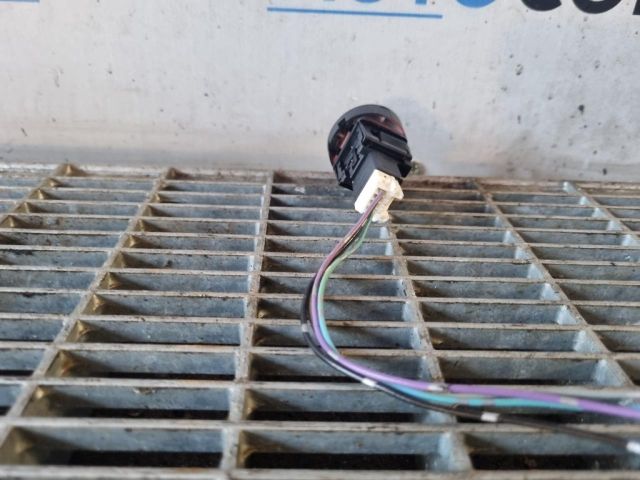 bontott NISSAN JUKE Vészvillogó Kapcsoló