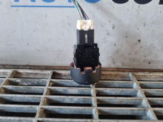 bontott NISSAN JUKE Vészvillogó Kapcsoló