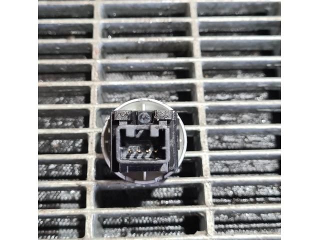 bontott NISSAN JUKE Vészvillogó Kapcsoló