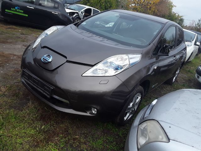 bontott NISSAN LEAF Bal első Ajtó (Részeivel)
