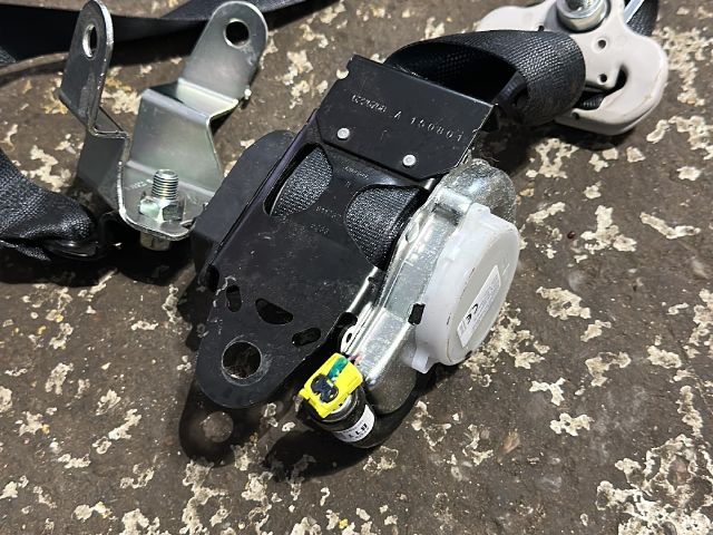 bontott NISSAN LEAF Bal első Biztonsági Öv