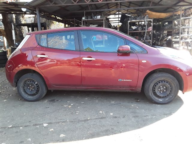 bontott NISSAN LEAF Bal Fényszóró