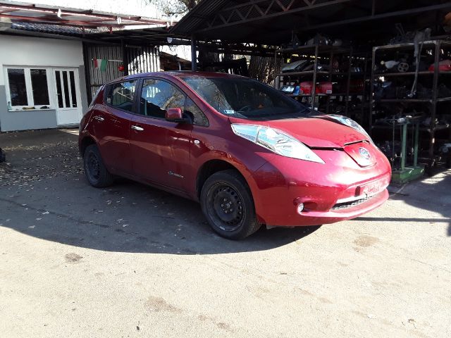 bontott NISSAN LEAF Bal Fényszóró