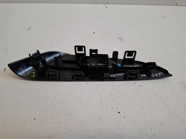 bontott NISSAN LEAF Bal hátsó Ablakemelő Kapcsoló Keret