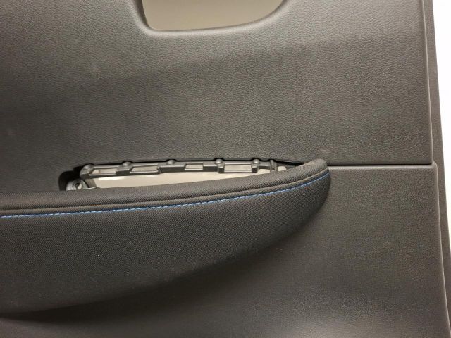 bontott NISSAN LEAF Bal hátsó Ajtó Kárpit