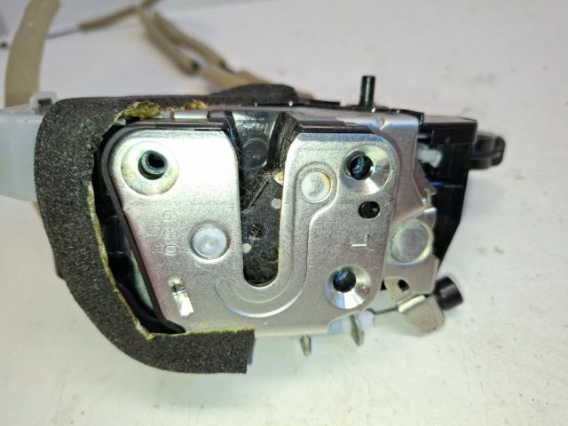 bontott NISSAN LEAF Bal hátsó Ajtózár