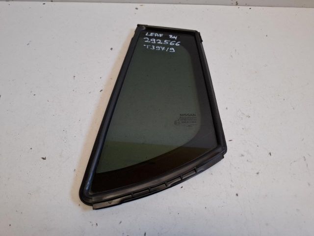 bontott NISSAN LEAF Bal hátsó Fixüveg (Ajtóban)