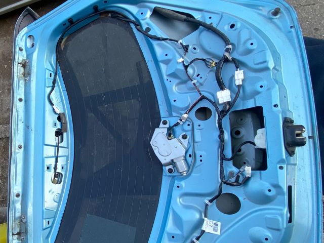 bontott NISSAN LEAF Csomagtérajtó (Részeivel)