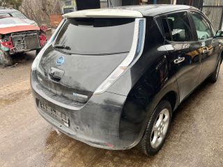 bontott NISSAN LEAF Csomagtérajtó (Részeivel)