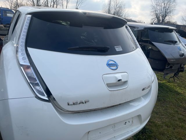 bontott NISSAN LEAF Csomagtérajtó (Részeivel)