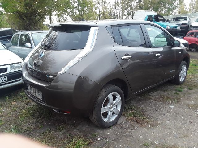 bontott NISSAN LEAF Hátsó Futómű (Részeivel)