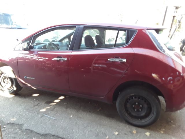 bontott NISSAN LEAF Homlokfal (Üres lemez)