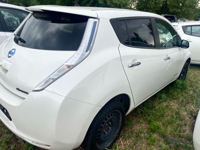 bontott NISSAN LEAF Homlokfal (Üres lemez)
