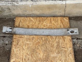 bontott NISSAN LEAF Első Lökhárító Merevítő (Fém)