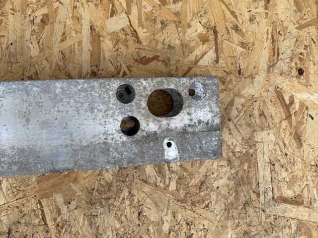 bontott NISSAN LEAF Első Lökhárító Merevítő (Fém)